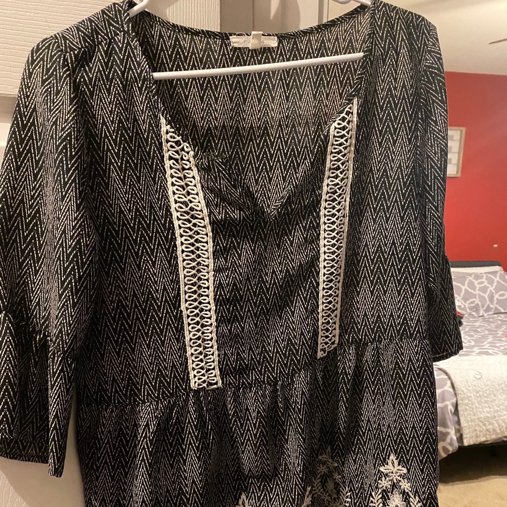 Maurice’s size medium black and white top